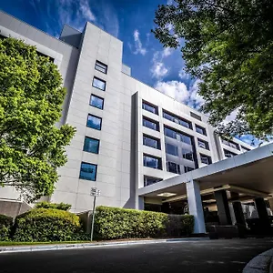 Crowne Plaza By Ihg Hotell
