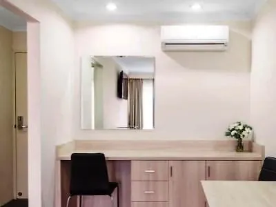 Garden City Hotel, Best Western Signature Collection Canberra 4*,