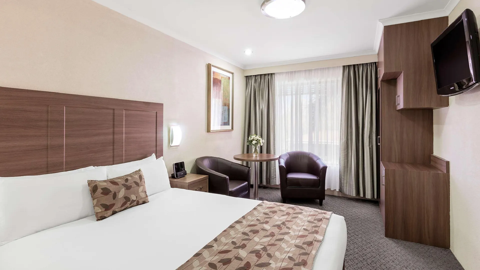 Garden City Hotel, Best Western Signature Collection Canberra 4*,  Australia