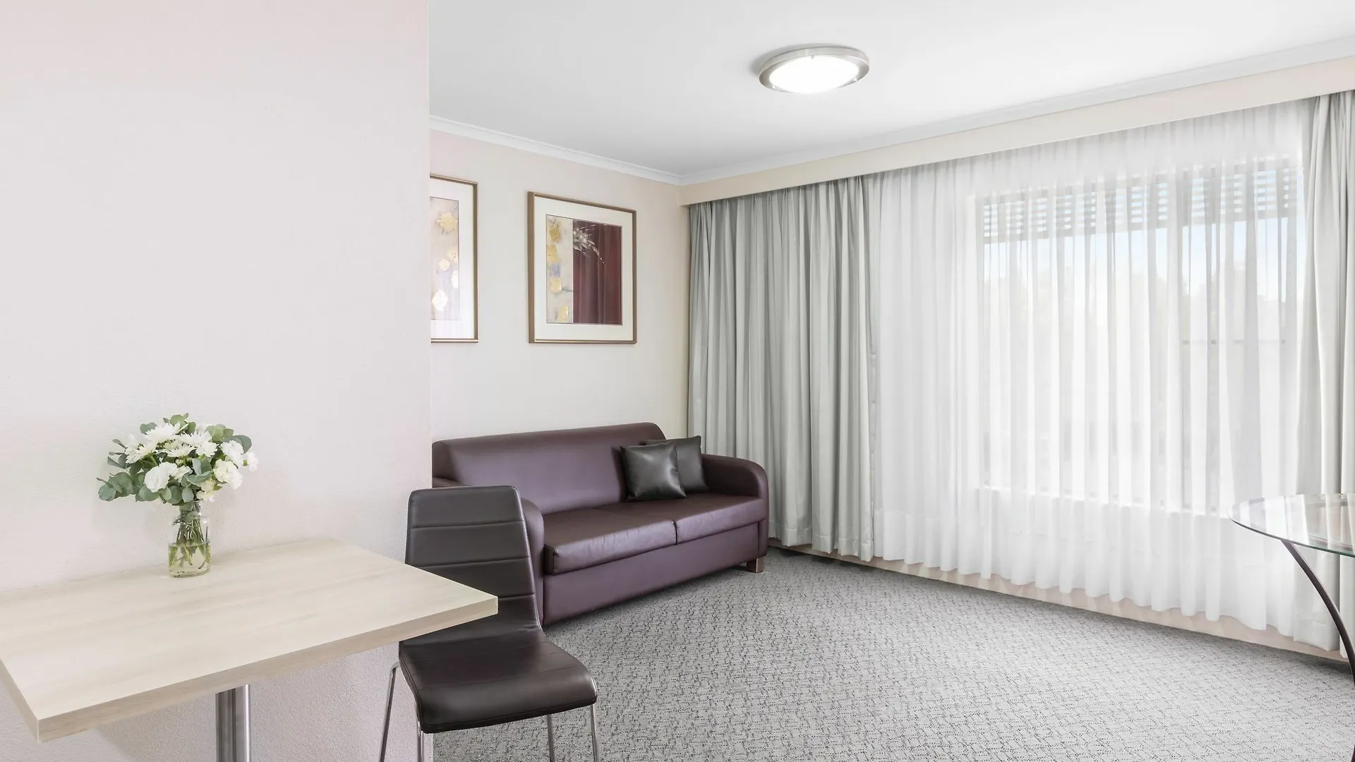 Garden City Hotel, Best Western Signature Collection Canberra Hotel