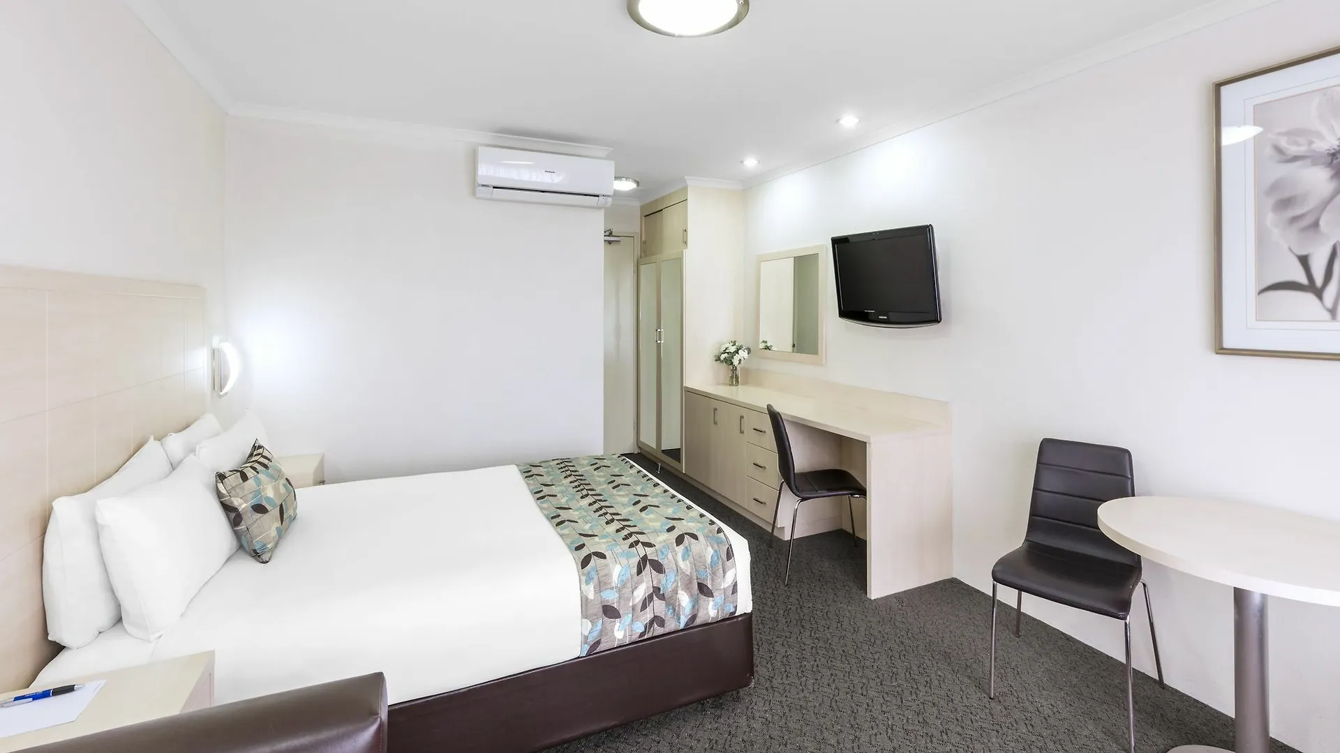 Garden City Hotel, Best Western Signature Collection Canberra 4*,