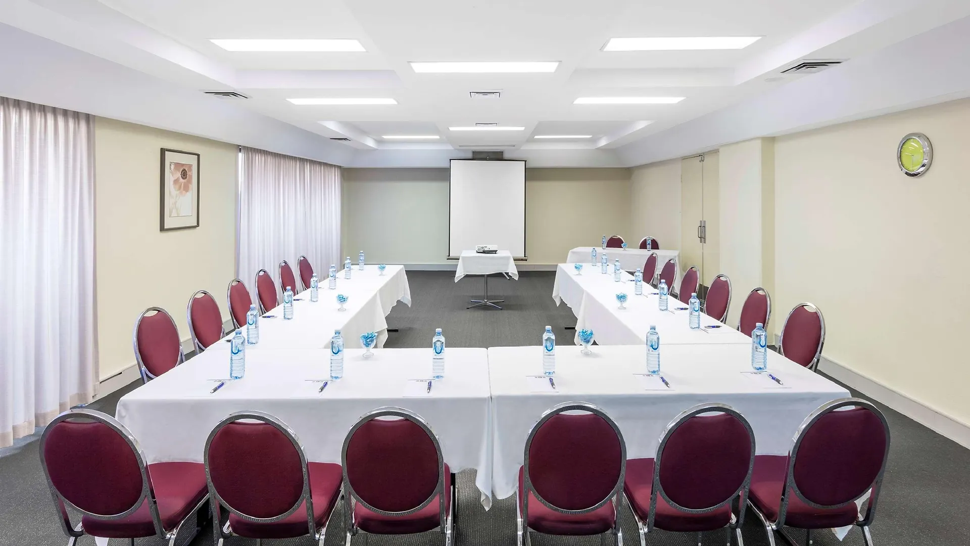 Garden City Hotel, Best Western Signature Collection Canberra Hotel