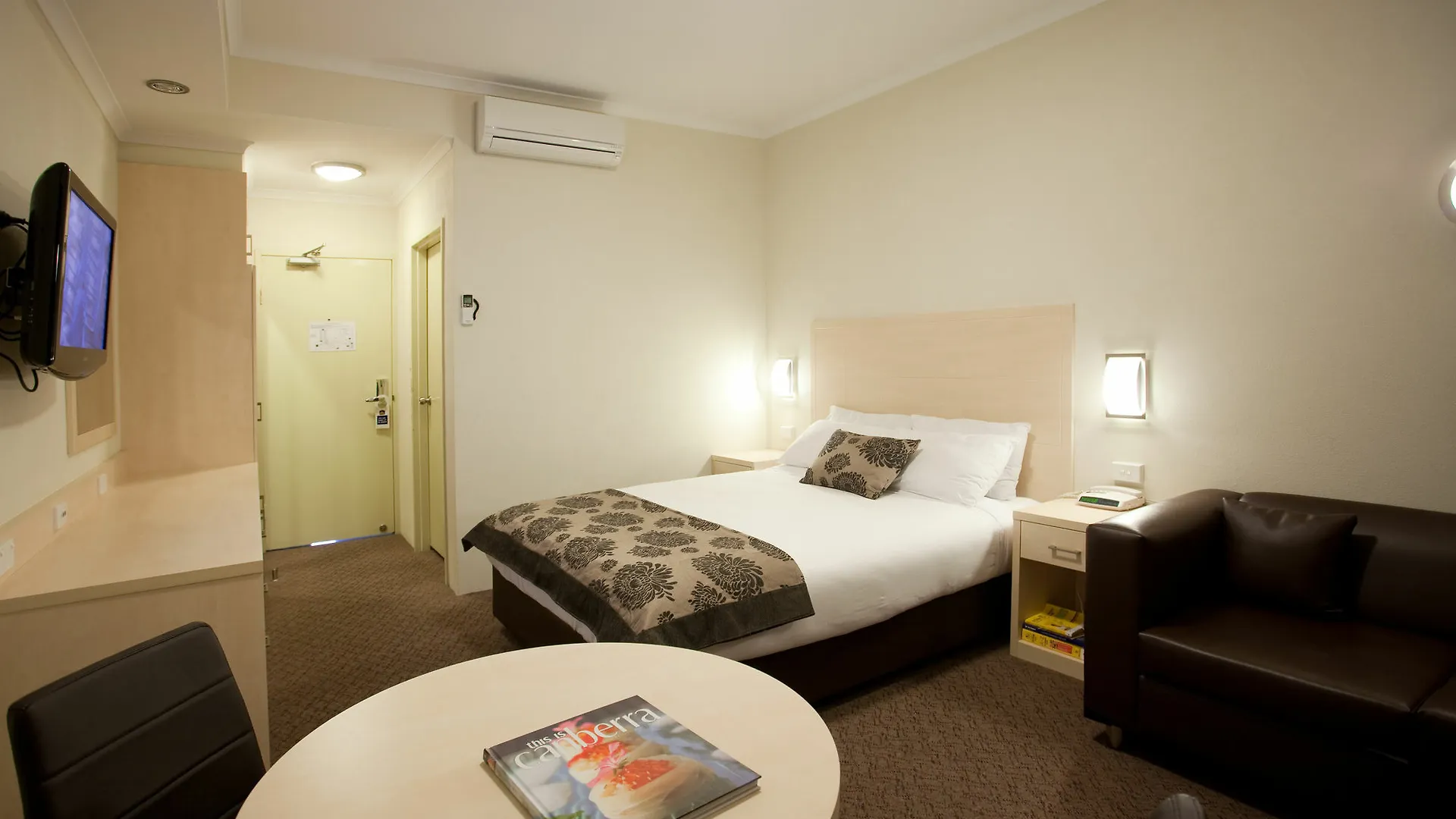 Garden City Hotel, Best Western Signature Collection Canberra 4*,